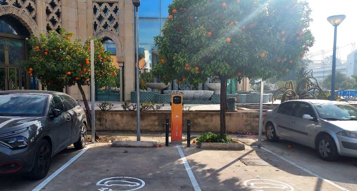 Instalación de puntos de recarga para vehículos eléctricos en el municipio de Sevilla