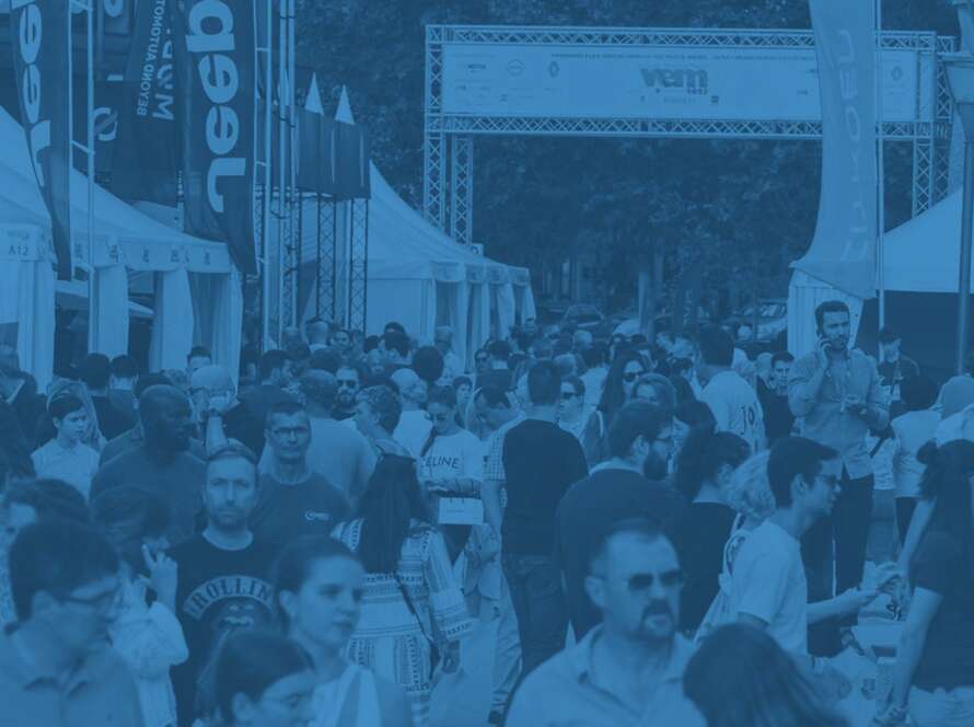 Sorteo de 500€ en recargas de vehículo eléctrico en la Feria del Vehículo Eléctrico de Madrid 2024.